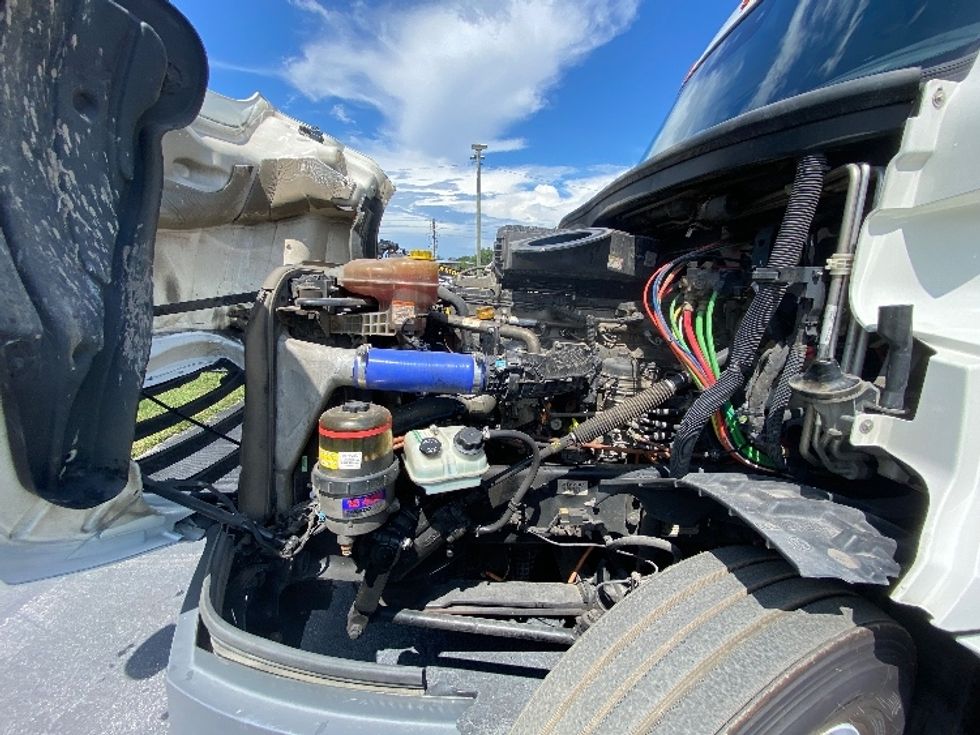 Sleeper Tractor-Heavy Duty Tractors-Freightliner-2022-T12664ST-Ocala-FL-520,793\n\t\tmiles-$ 68,000 - Image 21