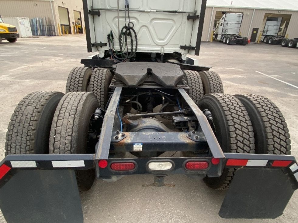 Sleeper Tractor-Heavy Duty Tractors-Freightliner-2022-T12664ST-Ocala-FL-520,793\n\t\tmiles-$ 68,000 - Image 6