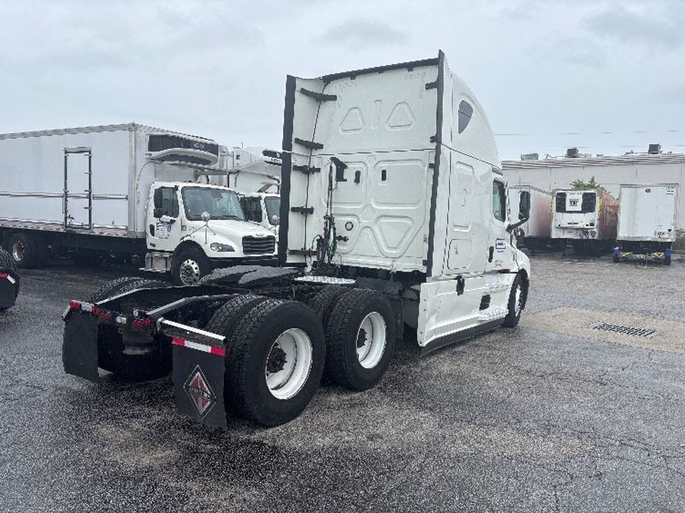 Sleeper Tractor-Heavy Duty Tractors-Freightliner-2022-T12664ST-Ocala-FL-570,353\n\t\tmiles-$ 73,250 - Image 7