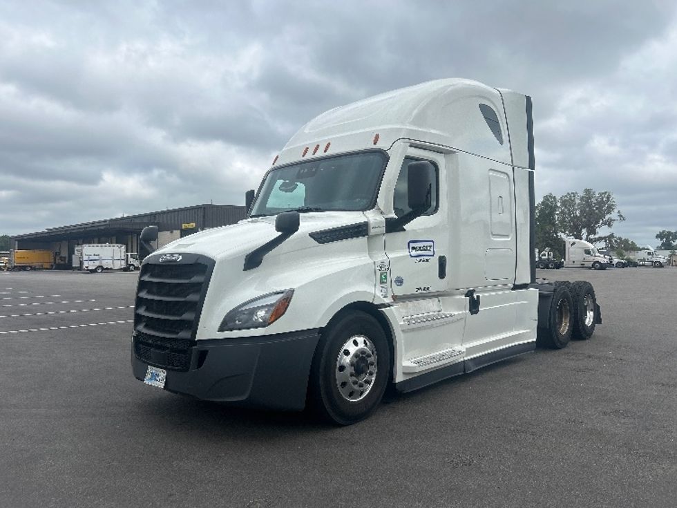Sleeper Tractor-Heavy Duty Tractors-Freightliner-2022-T12664ST-Ocala-FL-574,898\n\t\tmiles-$ 62,250 - Image 3