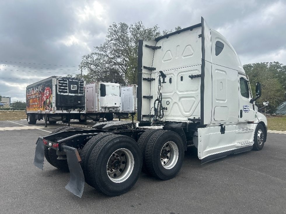 Sleeper Tractor-Heavy Duty Tractors-Freightliner-2022-T12664ST-Ocala-FL-574,898\n\t\tmiles-$ 62,250 - Image 7