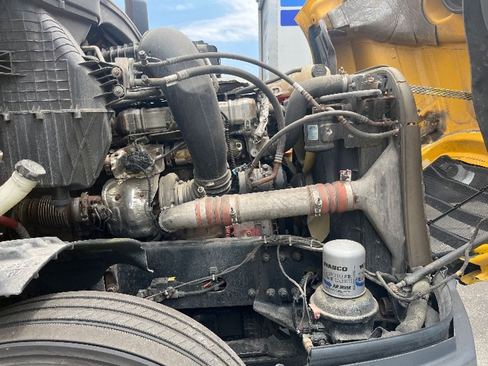 Sleeper Tractor-Heavy Duty Tractors-Freightliner-2022-T12664ST-Ocala-FL-626,291\n\t\tmiles-$ 59,000 - Image 20