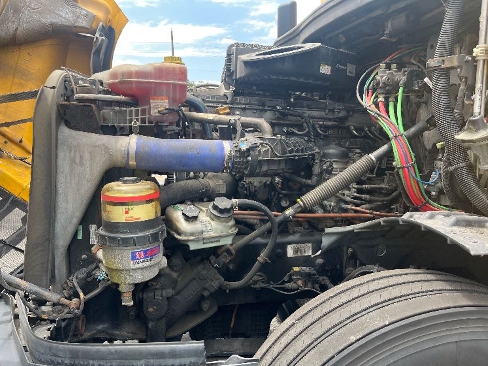 Sleeper Tractor-Heavy Duty Tractors-Freightliner-2022-T12664ST-Ocala-FL-626,291\n\t\tmiles-$ 59,000 - Image 21