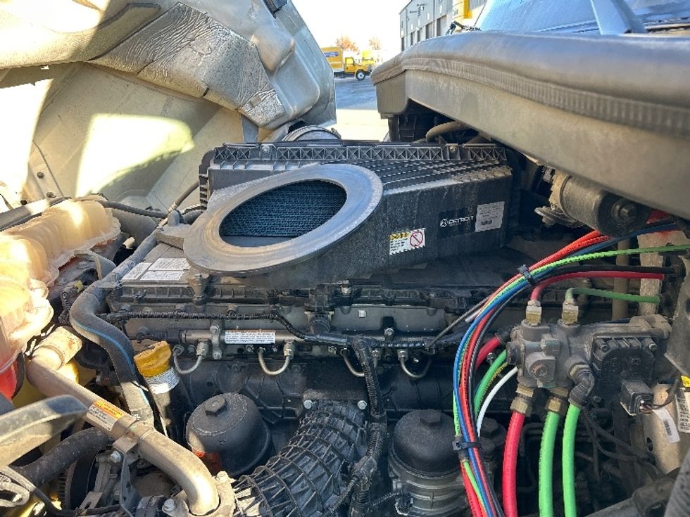 Sleeper Tractor-Heavy Duty Tractors-Freightliner-2022-T12664ST-Oklahoma City-OK-429,208\n\t\tmiles-$ 80,250 - Image 21