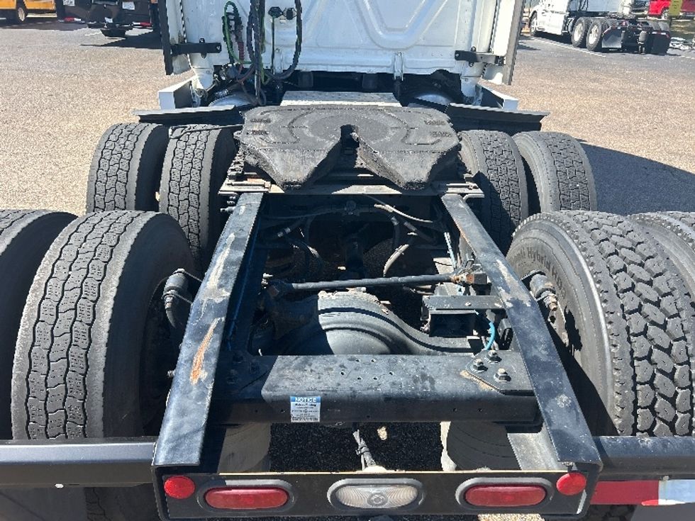 Sleeper Tractor-Heavy Duty Tractors-Freightliner-2022-T12664ST-Olive Branch-MS-502,636\n\t\tmiles-$ 84,250 - Image 6