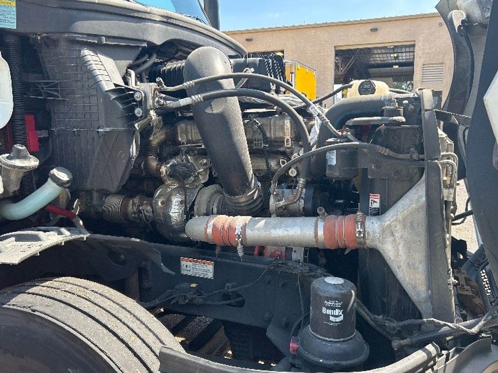 Sleeper Tractor-Heavy Duty Tractors-Freightliner-2022-T12664ST-Olive Branch-MS-566,701\n\t\tmiles-$ 70,500 - Image 20