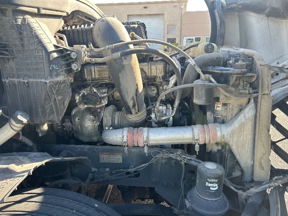 Sleeper Tractor-Heavy Duty Tractors-Freightliner-2022-T12664ST-Olive Branch-MS-718,563\n\t\tmiles-$ 58,750 - Image 20