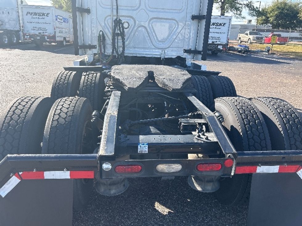 Sleeper Tractor-Heavy Duty Tractors-Freightliner-2022-T12664ST-Olive Branch-MS-718,563\n\t\tmiles-$ 58,750 - Image 6