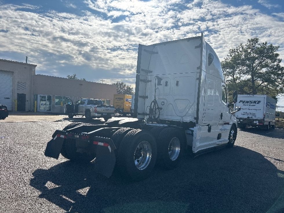 Sleeper Tractor-Heavy Duty Tractors-Freightliner-2022-T12664ST-Olive Branch-MS-718,563\n\t\tmiles-$ 58,750 - Image 7