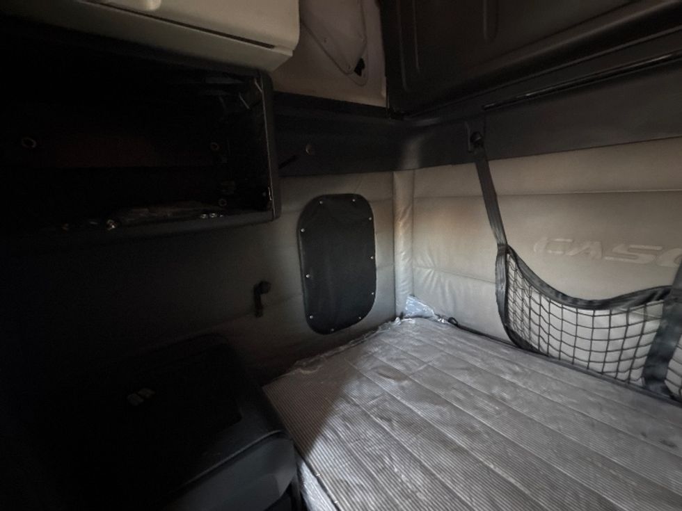 Sleeper Tractor-Heavy Duty Tractors-Freightliner-2022-T12664ST-Omaha-NE-370,627\n\t\tmiles-$ 82,500 - Image 18