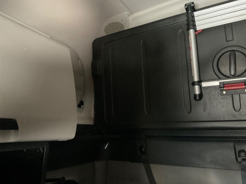 Sleeper Tractor-Heavy Duty Tractors-Freightliner-2022-T12664ST-Omaha-NE-370,627\n\t\tmiles-$ 82,500 - Image 19