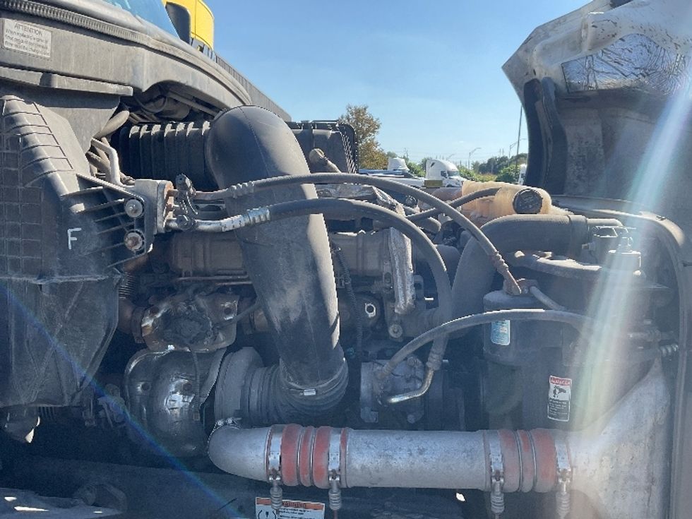 Sleeper Tractor-Heavy Duty Tractors-Freightliner-2022-T12664ST-Omaha-NE-370,627\n\t\tmiles-$ 82,500 - Image 20