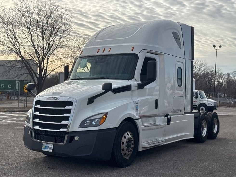 Sleeper Tractor-Heavy Duty Tractors-Freightliner-2022-T12664ST-Omaha-NE-370,627\n\t\tmiles-$ 82,500 - Image 3