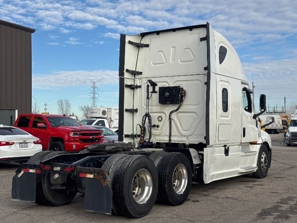 Sleeper Tractor-Heavy Duty Tractors-Freightliner-2022-T12664ST-Omaha-NE-370,627\n\t\tmiles-$ 82,500 - Image 7