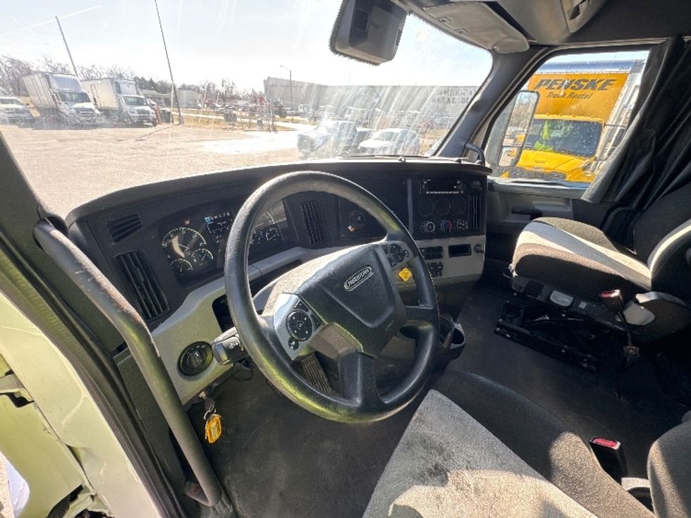 Sleeper Tractor-Heavy Duty Tractors-Freightliner-2022-T12664ST-Omaha-NE-465,651\n\t\tmiles-$ 71,000 - Image 10