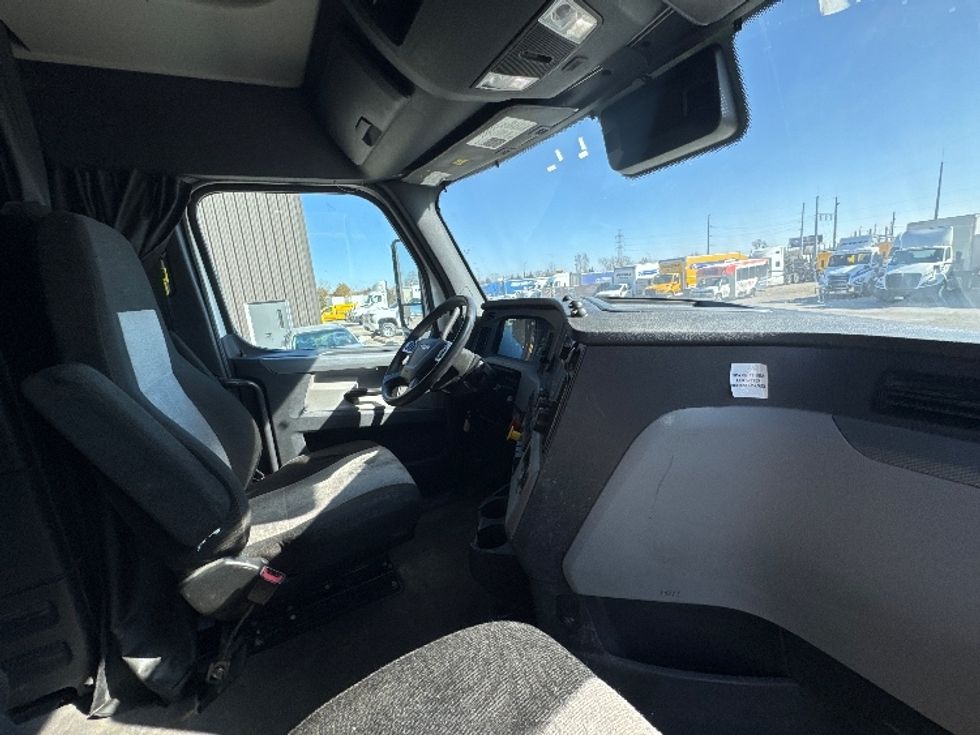 Sleeper Tractor-Heavy Duty Tractors-Freightliner-2022-T12664ST-Omaha-NE-465,651\n\t\tmiles-$ 71,000 - Image 15