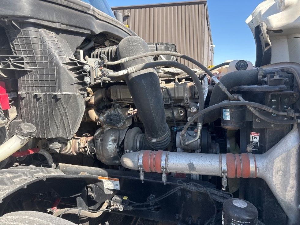 Sleeper Tractor-Heavy Duty Tractors-Freightliner-2022-T12664ST-Omaha-NE-465,651\n\t\tmiles-$ 71,000 - Image 19