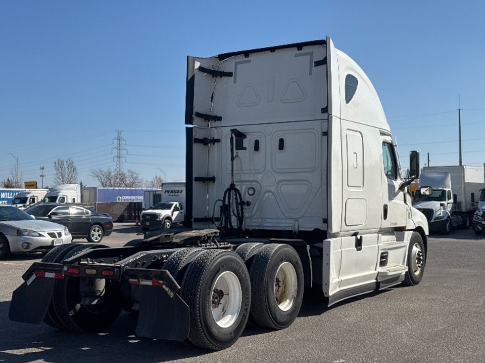 Sleeper Tractor-Heavy Duty Tractors-Freightliner-2022-T12664ST-Omaha-NE-465,651\n\t\tmiles-$ 71,000 - Image 7