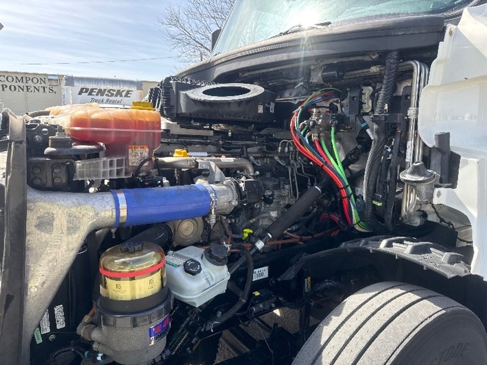 Sleeper Tractor-Heavy Duty Tractors-Freightliner-2022-T12664ST-Omaha-NE-492,401\n\t\tmiles-$ 68,250 - Image 21