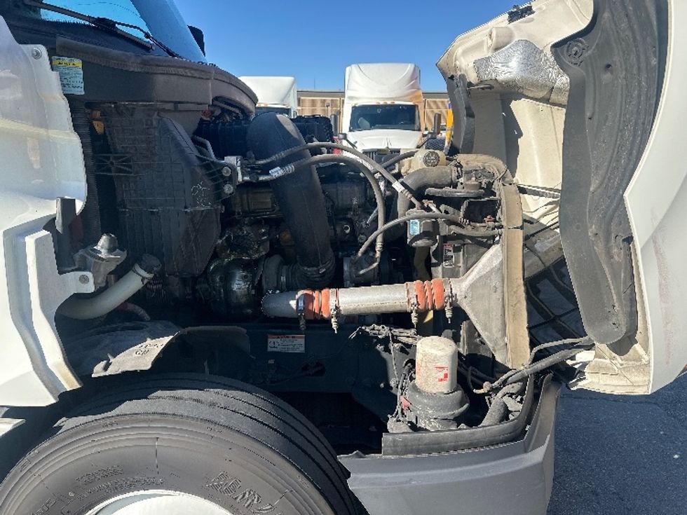 Sleeper Tractor-Heavy Duty Tractors-Freightliner-2022-T12664ST-Omaha-NE-573,533\n\t\tmiles-$ 63,250 - Image 20