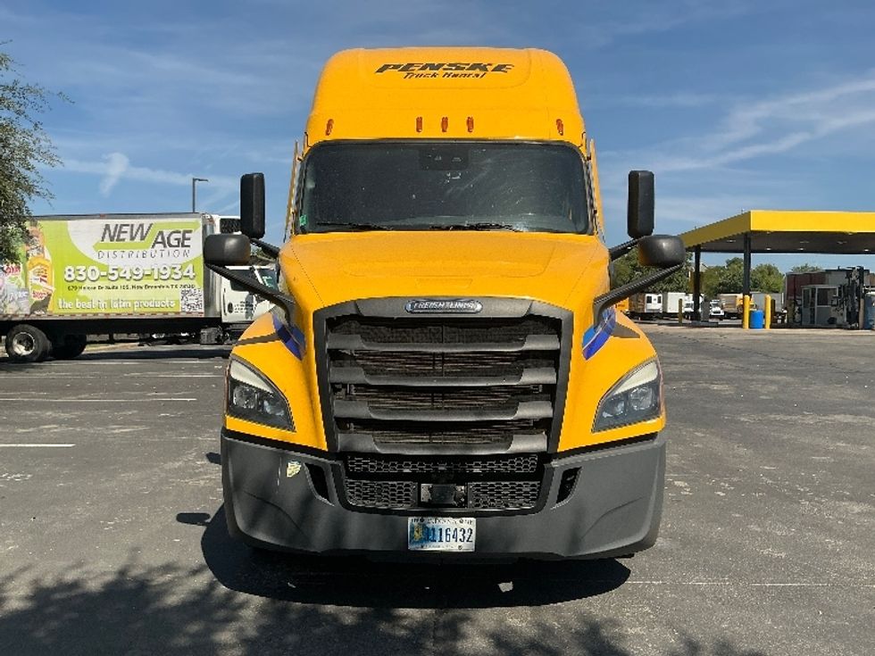Sleeper Tractor-Heavy Duty Tractors-Freightliner-2022-T12664ST-Omaha-NE-592,643\n\t\tmiles-$ 63,500 - Image 2
