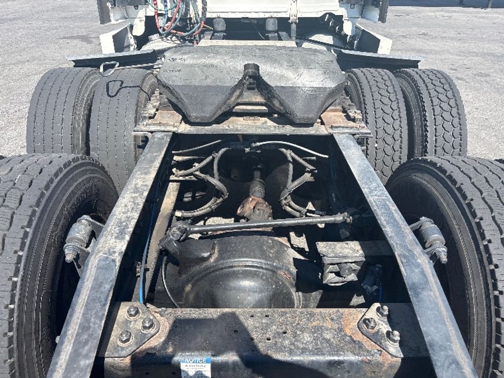 Sleeper Tractor-Heavy Duty Tractors-Freightliner-2022-T12664ST-Ontario-CA-499,853\n\t\tmiles-$ 80,000 - Image 6
