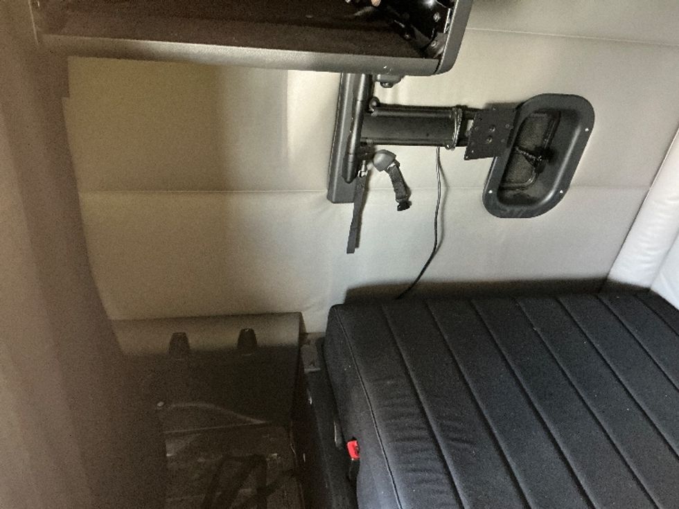 Sleeper Tractor-Heavy Duty Tractors-Freightliner-2022-T12664ST-Orlando-FL-408,875\n\t\tmiles-$ 74,500 - Image 18