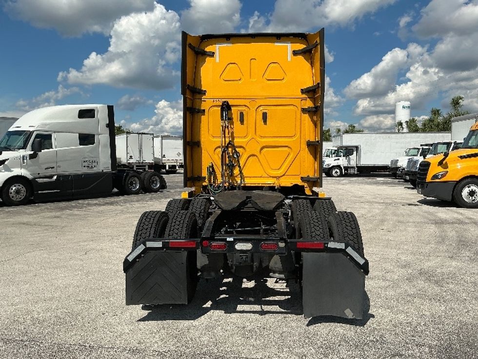 Sleeper Tractor-Heavy Duty Tractors-Freightliner-2022-T12664ST-Orlando-FL-408,875\n\t\tmiles-$ 74,500 - Image 5