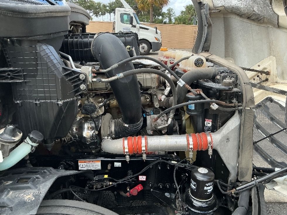 Sleeper Tractor-Heavy Duty Tractors-Freightliner-2022-T12664ST-Orlando-FL-432,484\n\t\tmiles-$ 78,000 - Image 15