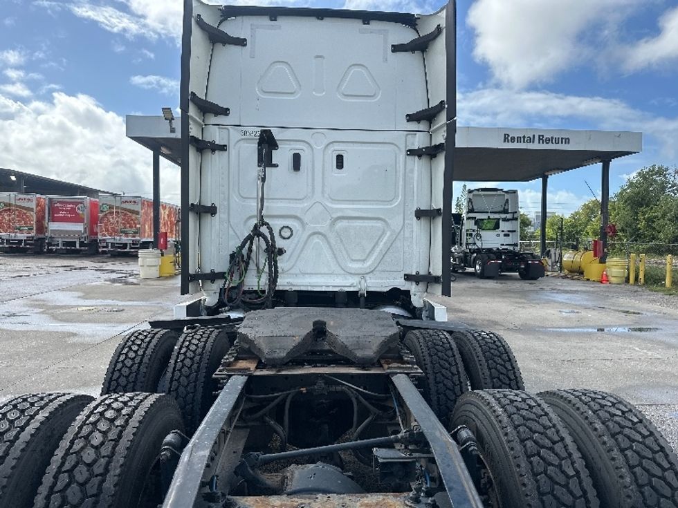 Sleeper Tractor-Heavy Duty Tractors-Freightliner-2022-T12664ST-Orlando-FL-462,813\n\t\tmiles-$ 73,500 - Image 6