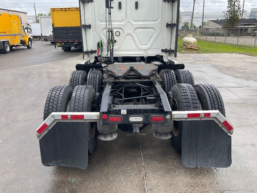 Sleeper Tractor-Heavy Duty Tractors-Freightliner-2022-T12664ST-Orlando-FL-495,945\n\t\tmiles-$ 75,500 - Image 5