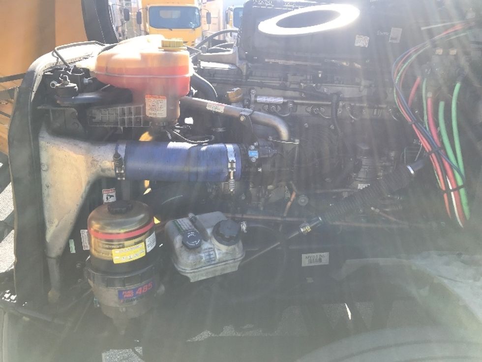 Sleeper Tractor-Heavy Duty Tractors-Freightliner-2022-T12664ST-Orlando-FL-532,987\n\t\tmiles-$ 62,750 - Image 21