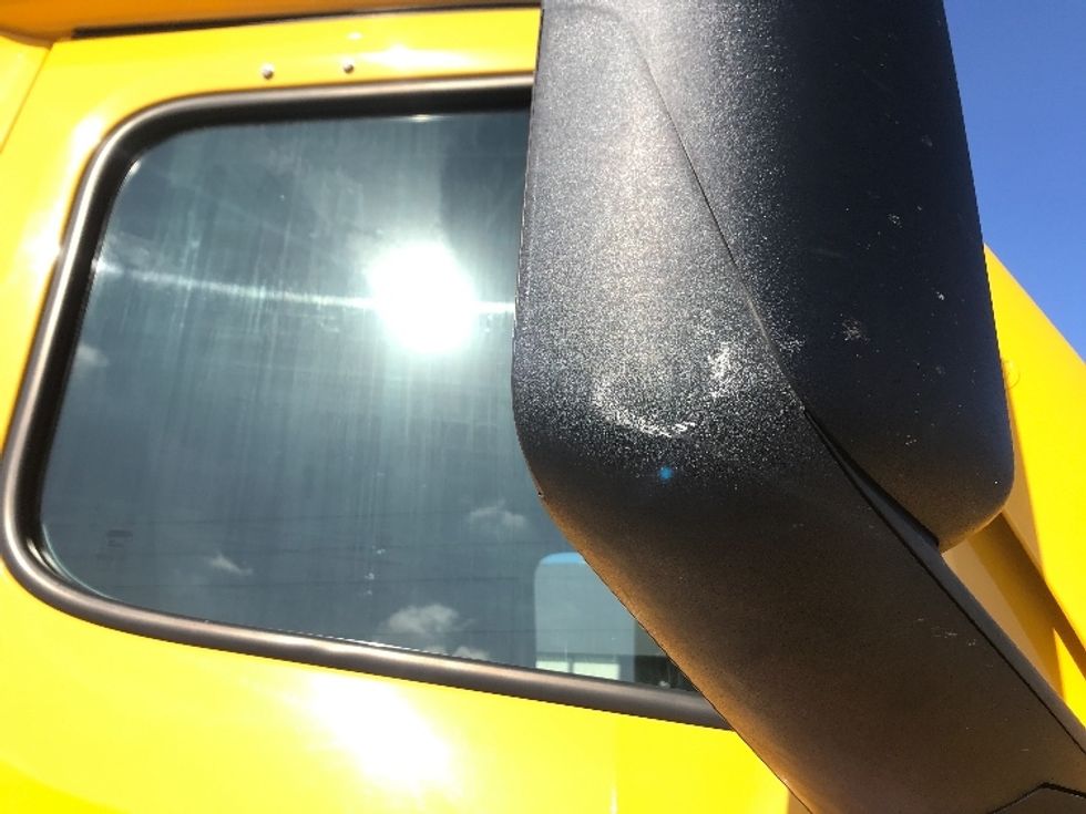 Sleeper Tractor-Heavy Duty Tractors-Freightliner-2022-T12664ST-Orlando-FL-532,987\n\t\tmiles-$ 62,750 - Image 26