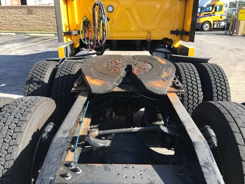 Sleeper Tractor-Heavy Duty Tractors-Freightliner-2022-T12664ST-Orlando-FL-532,987\n\t\tmiles-$ 62,750 - Image 6