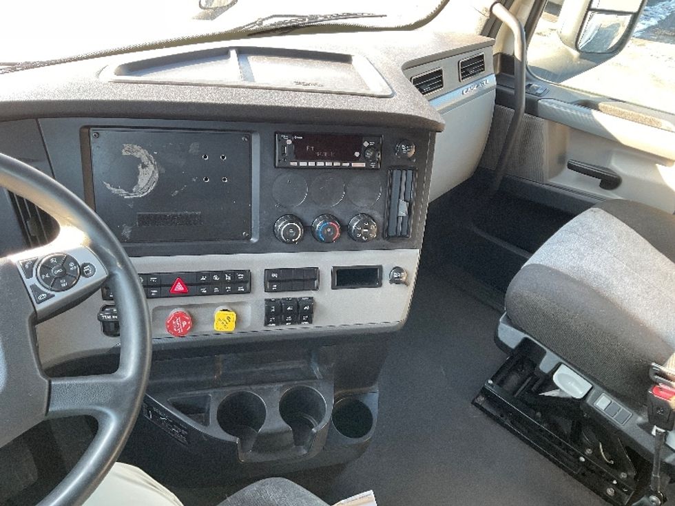 Sleeper Tractor-Heavy Duty Tractors-Freightliner-2022-T12664ST-Orlando-FL-576,726\n\t\tmiles-$ 58,750 - Image 10