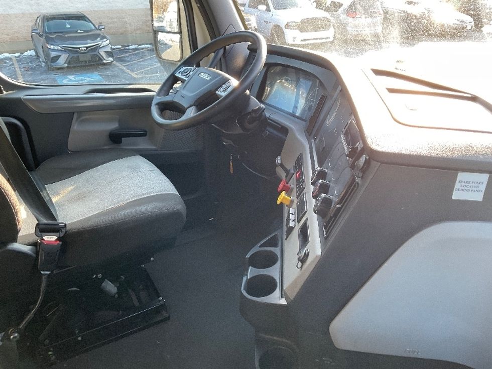 Sleeper Tractor-Heavy Duty Tractors-Freightliner-2022-T12664ST-Orlando-FL-576,726\n\t\tmiles-$ 58,750 - Image 15