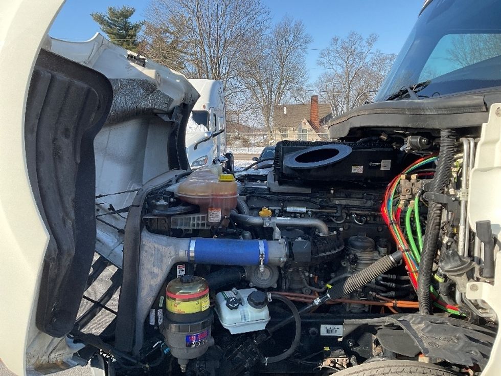 Sleeper Tractor-Heavy Duty Tractors-Freightliner-2022-T12664ST-Orlando-FL-576,726\n\t\tmiles-$ 58,750 - Image 21