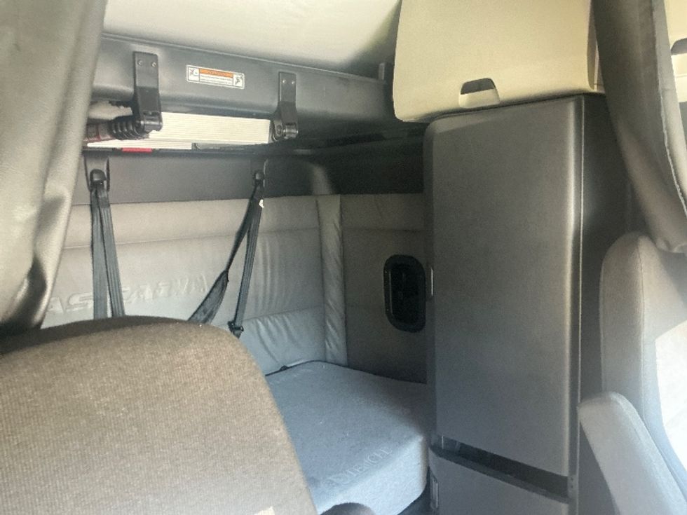 Sleeper Tractor-Heavy Duty Tractors-Freightliner-2022-T12664ST-Orlando-FL-579,988\n\t\tmiles-$ 61,500 - Image 18