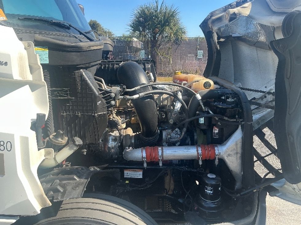 Sleeper Tractor-Heavy Duty Tractors-Freightliner-2022-T12664ST-Orlando-FL-579,988\n\t\tmiles-$ 61,500 - Image 20