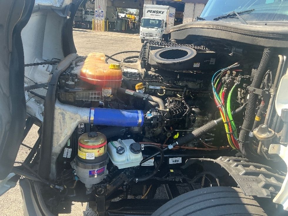 Sleeper Tractor-Heavy Duty Tractors-Freightliner-2022-T12664ST-Orlando-FL-579,988\n\t\tmiles-$ 61,500 - Image 21