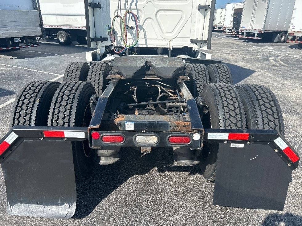 Sleeper Tractor-Heavy Duty Tractors-Freightliner-2022-T12664ST-Orlando-FL-681,812\n\t\tmiles-$ 52,500 - Image 6
