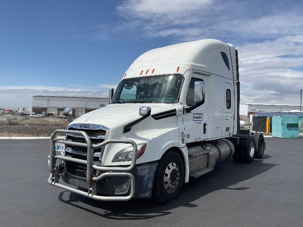 Sleeper Tractor-Heavy Duty Tractors-Freightliner-2022-T12664ST-Pasco-WA-539,652\n\t\tmiles-$ 65,000 - Image 3