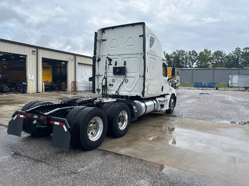 Sleeper Tractor-Heavy Duty Tractors-Freightliner-2022-T12664ST-Pell City-AL-299,998\n\t\tmiles-$ 96,750 - Image 7