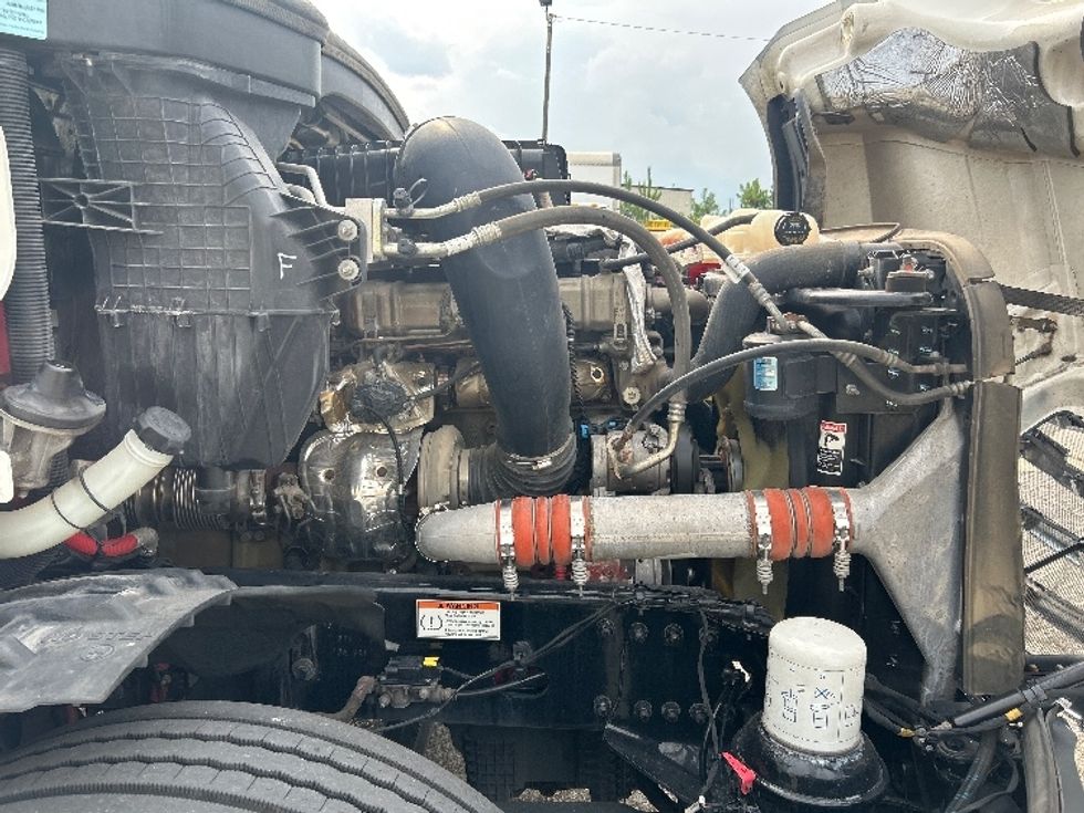 Sleeper Tractor-Heavy Duty Tractors-Freightliner-2022-T12664ST-Pell City-AL-307,411\n\t\tmiles-$ 100,500 - Image 20