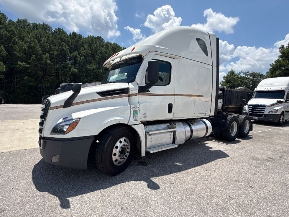 Sleeper Tractor-Heavy Duty Tractors-Freightliner-2022-T12664ST-Pell City-AL-428,397\n\t\tmiles-$ 84,750 - Image 3