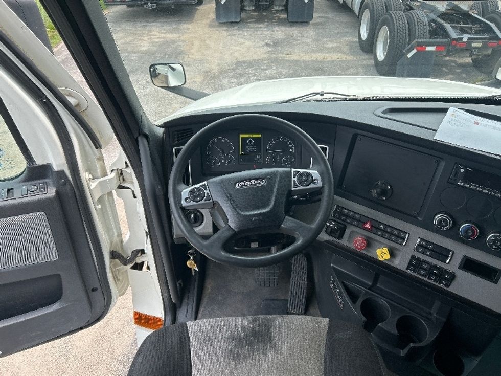 Sleeper Tractor-Heavy Duty Tractors-Freightliner-2022-T12664ST-Pell City-AL-460,594\n\t\tmiles-$ 78,000 - Image 11