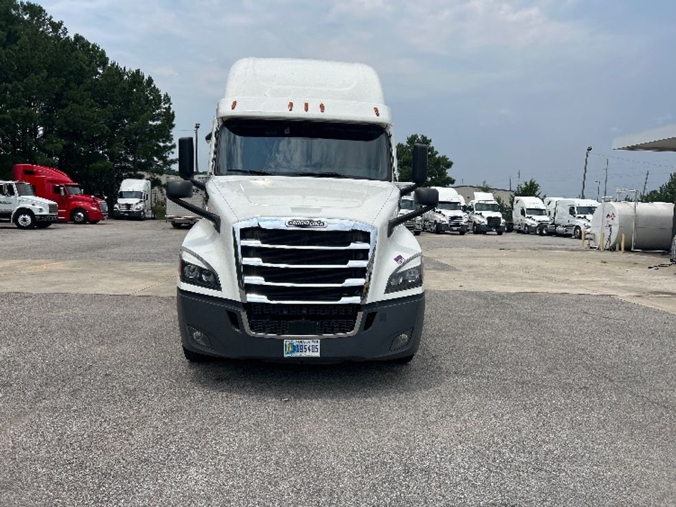Sleeper Tractor-Heavy Duty Tractors-Freightliner-2022-T12664ST-Pell City-AL-460,594\n\t\tmiles-$ 78,000 - Image 2