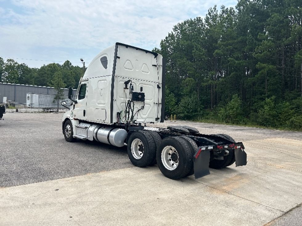 Sleeper Tractor-Heavy Duty Tractors-Freightliner-2022-T12664ST-Pell City-AL-460,594\n\t\tmiles-$ 78,000 - Image 5