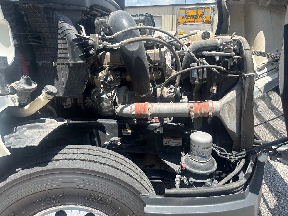 Sleeper Tractor-Heavy Duty Tractors-Freightliner-2022-T12664ST-Pell City-AL-515,262\n\t\tmiles-$ 75,000 - Image 20