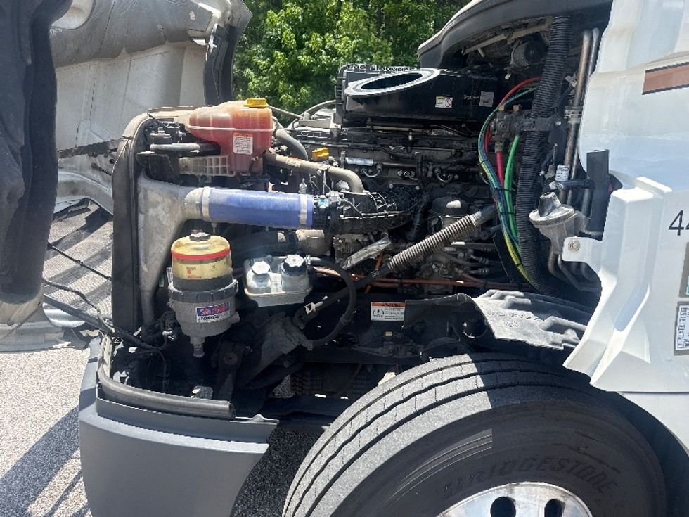 Sleeper Tractor-Heavy Duty Tractors-Freightliner-2022-T12664ST-Pell City-AL-515,262\n\t\tmiles-$ 75,000 - Image 21